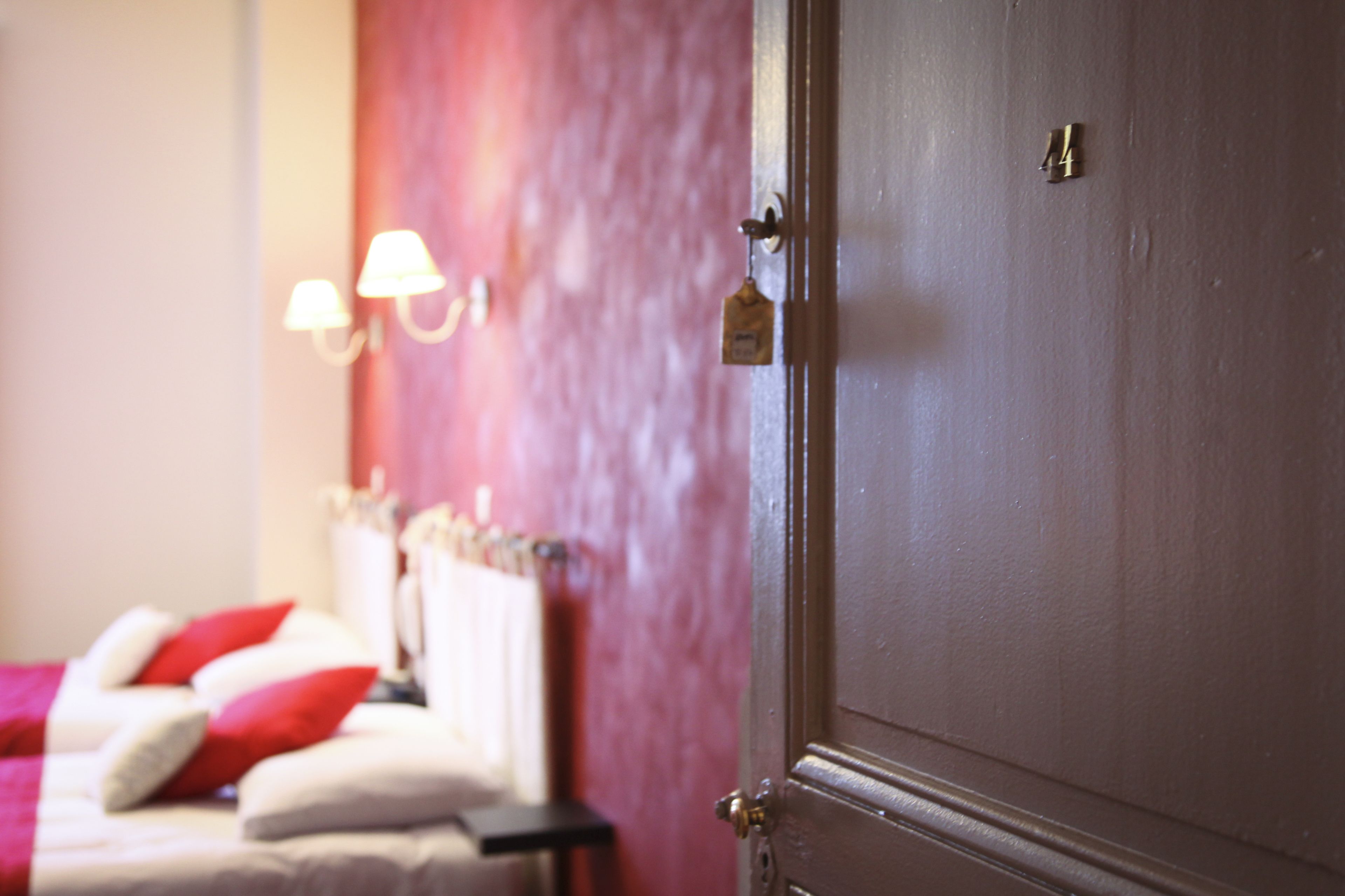 triple room | desk, blackout curtains, soundproofing, iron/ironing board