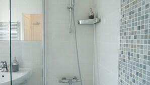 Appartement | Douche de la salle de bain