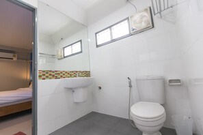 Deluxe Double Room | Bathroom | Shower, free toiletries, towels - S3 Room (Sattahip)