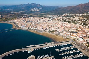 Marina - Macia 1-2 - One Bedroom Apartment, Sleeps 3 (Roses)