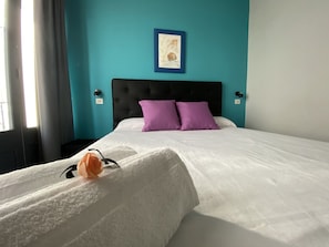 1 bedroom, internet, bed sheets