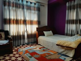 基础公寓, 1 张双人床, 吸烟房, 山景 | 1 多间卧室、免费 WiFi