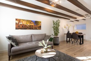 Apartment, 1 Bedroom (229C) | 1 bedroom, desk, free cots/infant beds, free WiFi - Canal Garden Apartment (Utrecht)