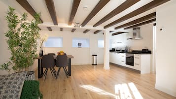 1 bedroom, desk, free cots/infant beds, free WiFi