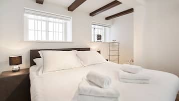 1 bedroom, desk, iron/ironing board, free cots/infant beds