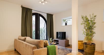 Canal Garden Apartment 11