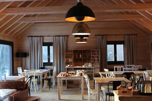 Dinner served  - Piedrafita Mountain (Biescas)