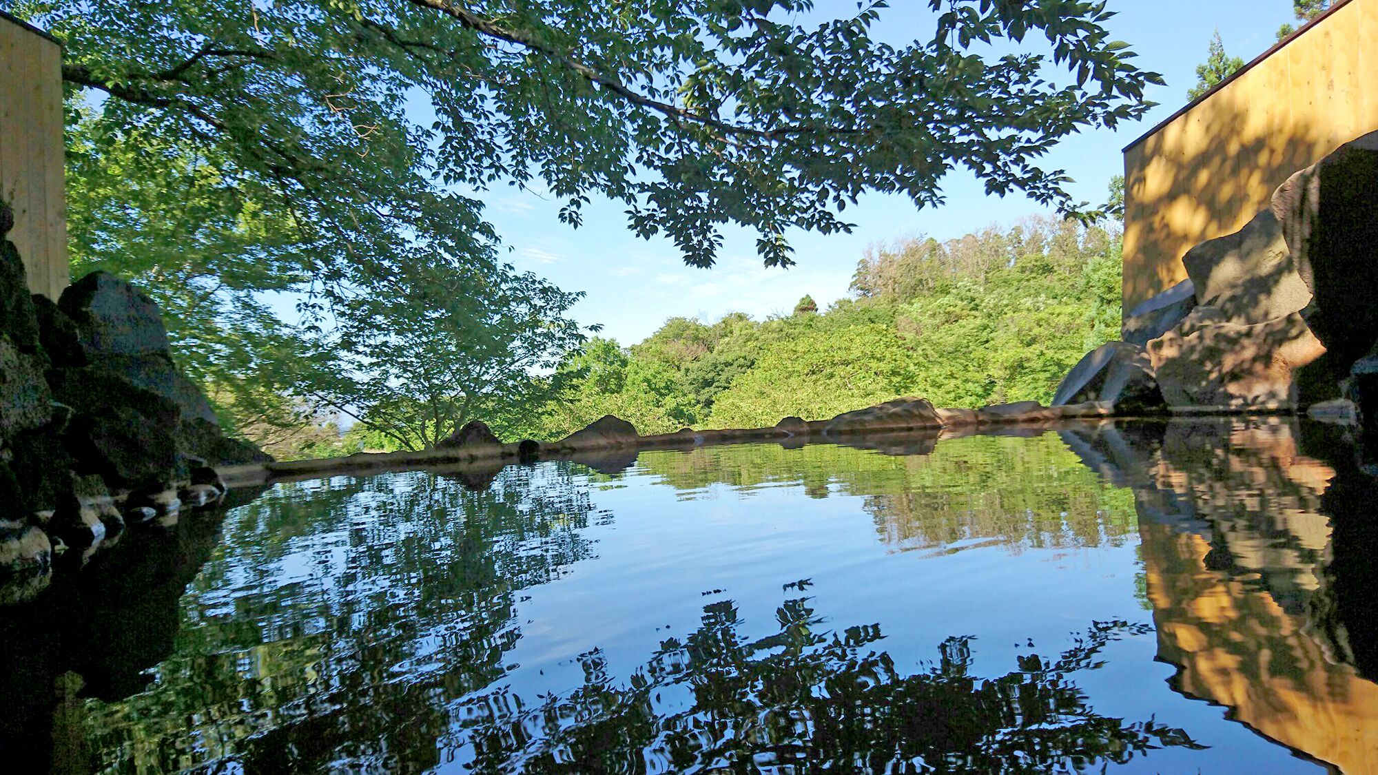 المنطقة المحيطة بالمنشأة