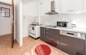 Refrigerador, microondas, parrilla de estufa y lavavajillas 