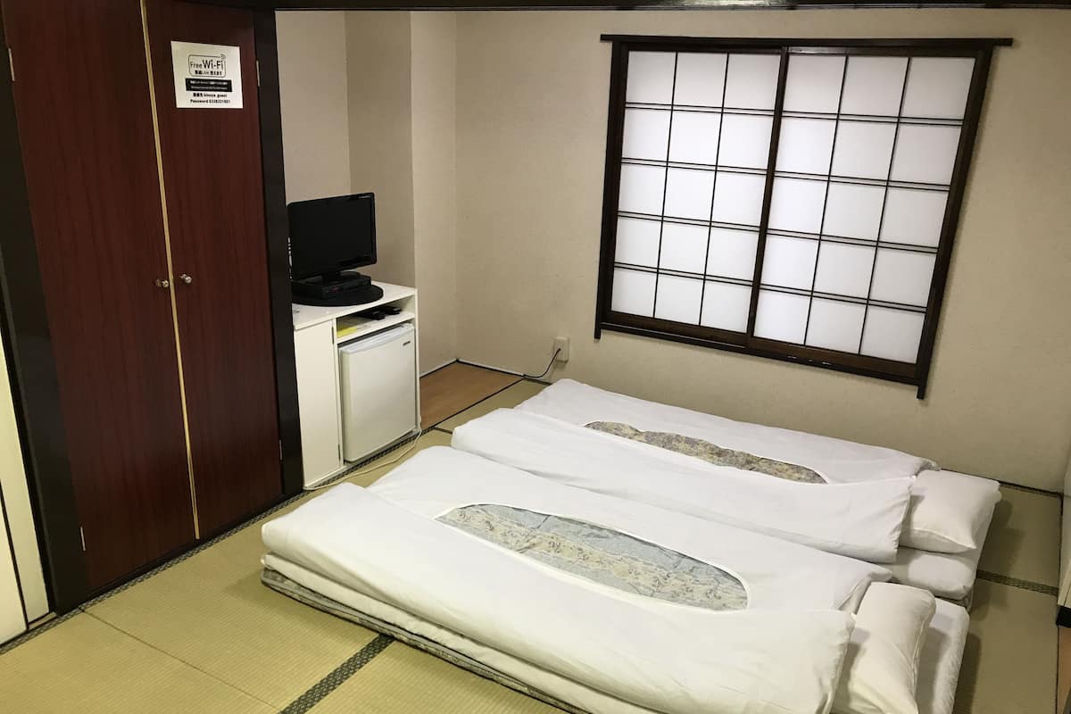 Traditionele driepersoonskamer, roken, gedeelde badkamer (T. Twin Japanese Syle) | Gratis wifi