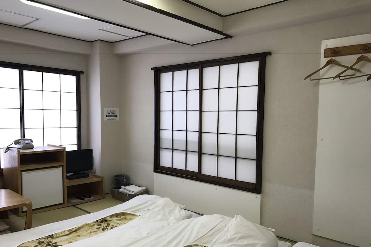 Traditionele driepersoonskamer, niet-roken, gedeelde badkamer (R. Japanese Style ) | Gratis wifi