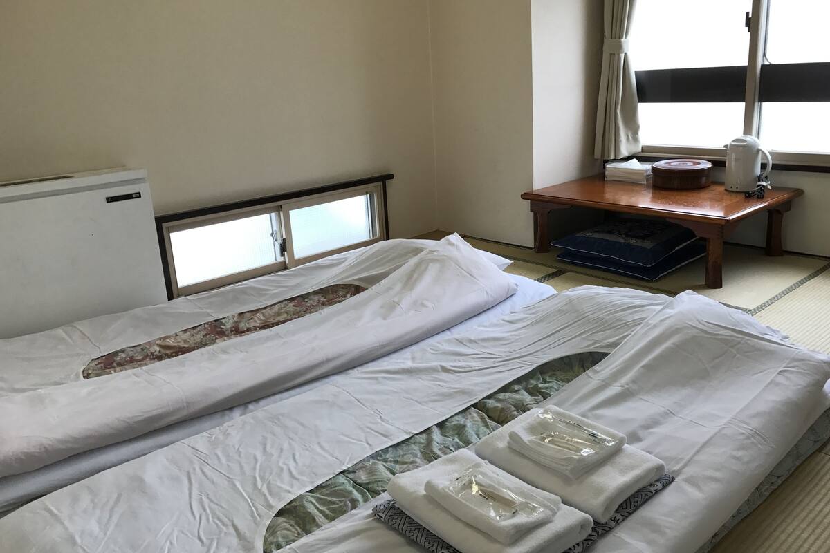 T. Twin Japanese Style Room, Non Smoking, Shared Bathroom | WiFi (free)