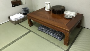 R. Triple Japanese Style Room, Smoking, Shared Bathroom | Room amenity - Kinuya Honkan (Tokyo)