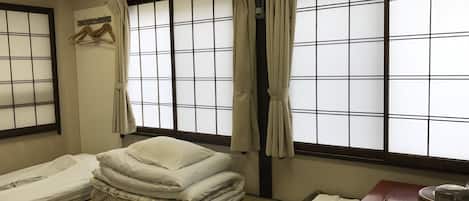 TW. Twin Japanese Style Room, Smoking, Private Bathroom