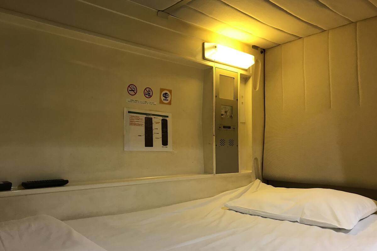 C.Capsule Room, Shared Bathroom, Non Smoking, Men Only | WiFi (free)