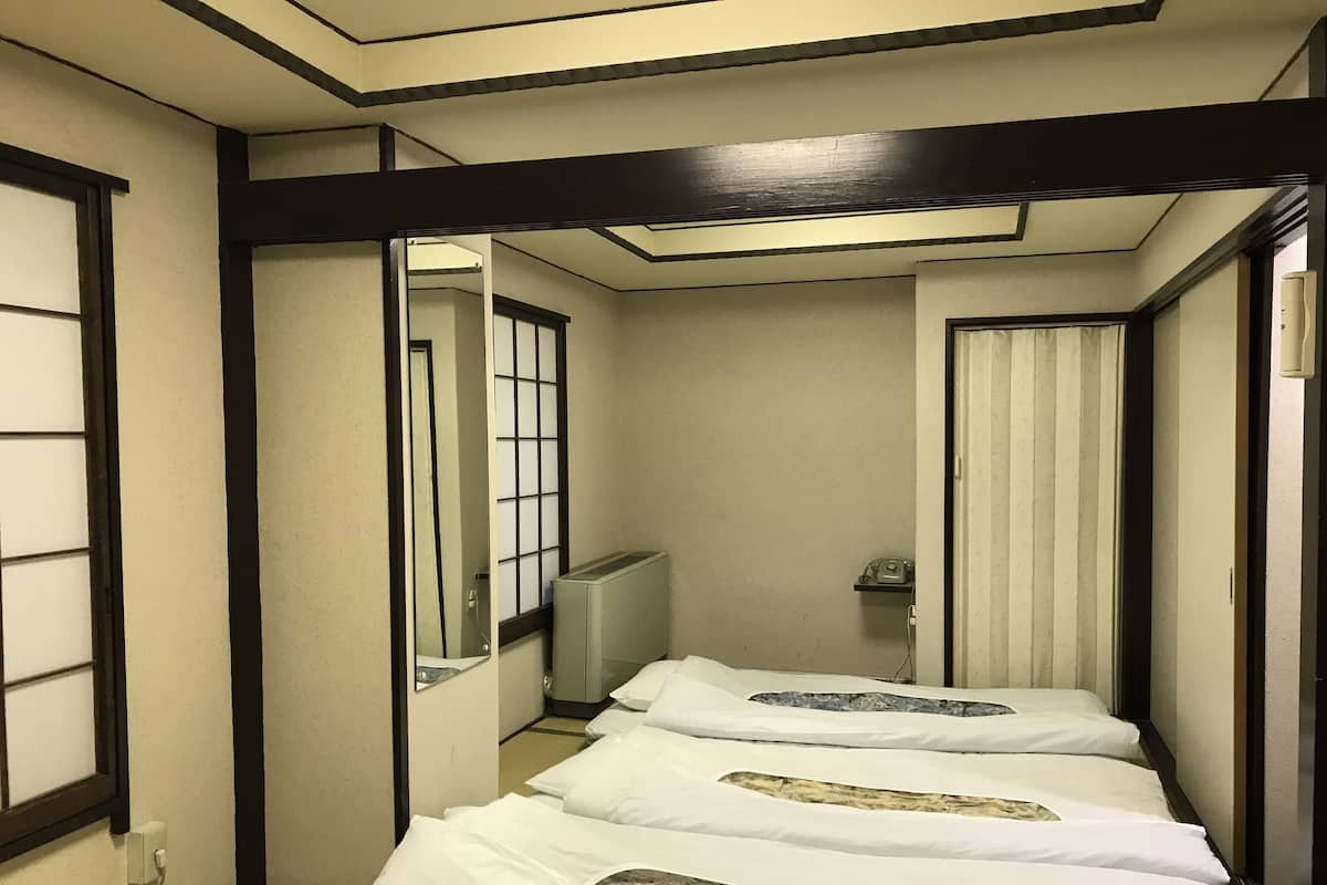 Traditionele driepersoonskamer, roken, privébadkamer (TR. Japanese Style) | Gratis wifi