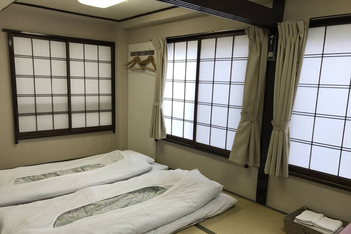 TW. Twin Japanese Style Room, Smoking, Private Bathroom | WiFi (free)