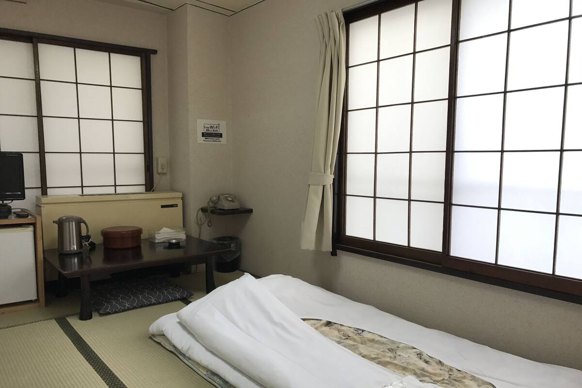 SS. Singe Japanese Style Room, Smoking, Shared Bathroom | WiFi (free)