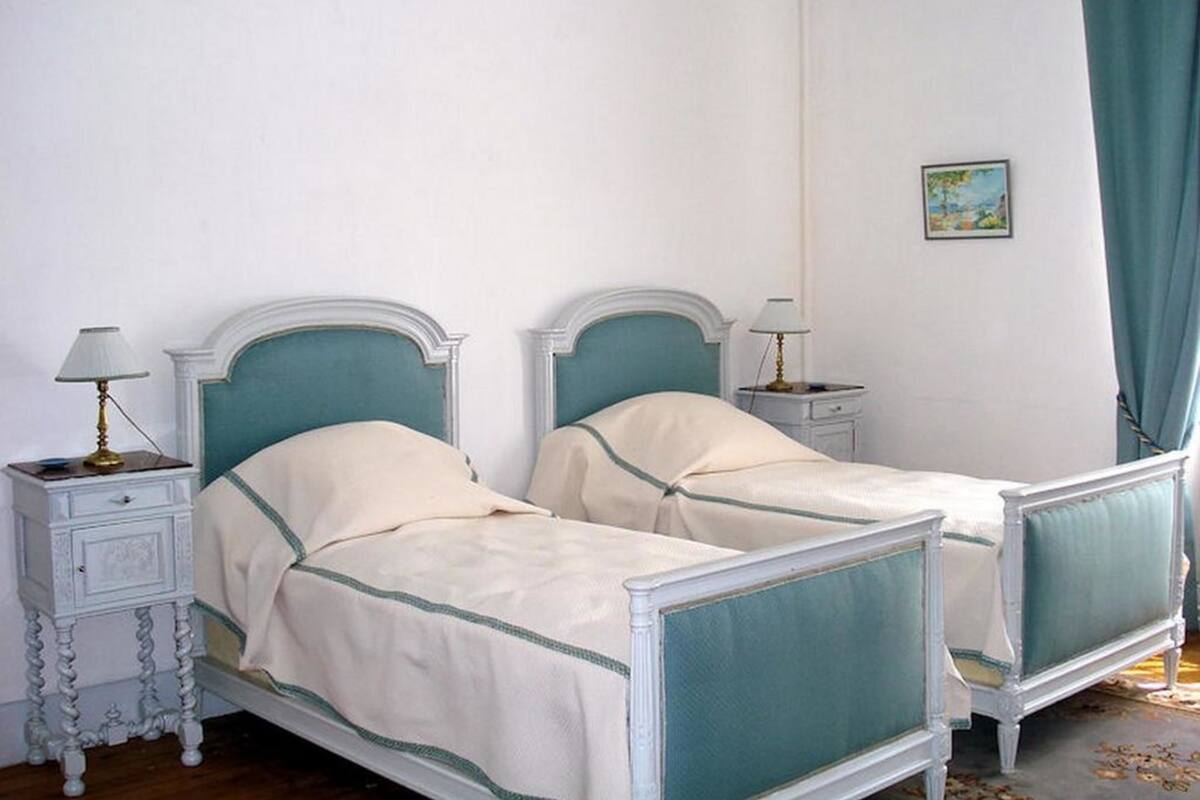 Twin kamer (Venise) | Individueel gedecoreerd, een strijkplank/strijkijzer, gratis wifi
