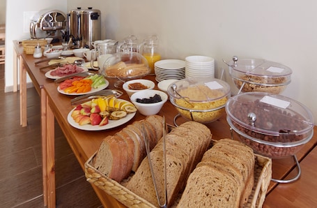 Daily buffet breakfast (CZK 180 per person). Ski Hotel Svoboda nad Upou