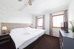 In-room safe, free WiFi, bed sheets - Ski Hotel Svoboda nad Upou (Svoboda nad Upou)