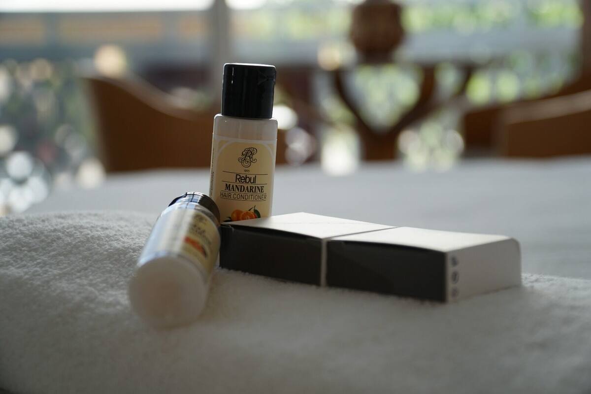 Elite tweepersoonskamer, aan het strand | Een minibar, een kluis op de kamer, een bureau, gratis babybedden