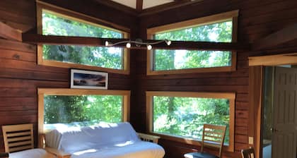 COZY CABIN Is A Centrally Located Cabin In The Red River Gorge, Ky