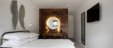 Double Room, Private Bathroom | 1 bedroom, premium bedding, minibar, individually decorated