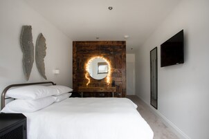 Double Room, Private Bathroom | 1 bedroom, premium bedding, minibar, individually decorated