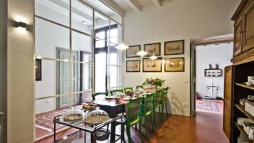 Free daily local cuisine breakfast