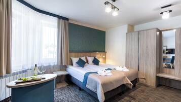 Desk, soundproofing, iron/ironing board, free WiFi