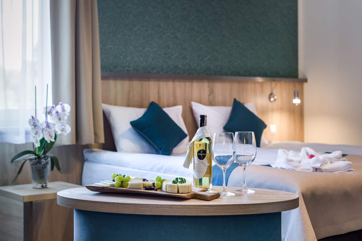 triple room (extra bed) | desk, soundproofing, iron/ironing board, free wifi