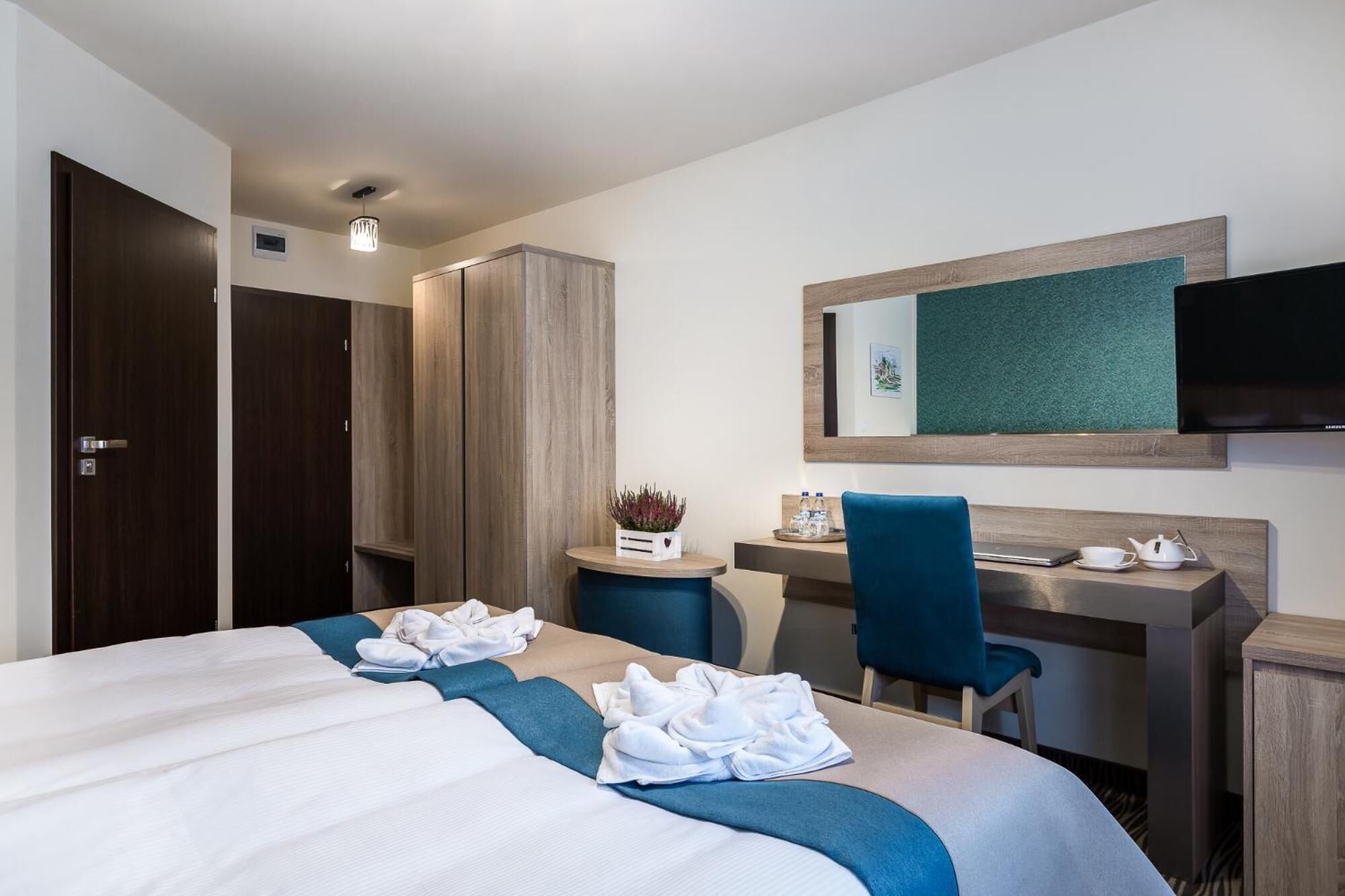 desk, soundproofing, iron/ironing board, free wifi