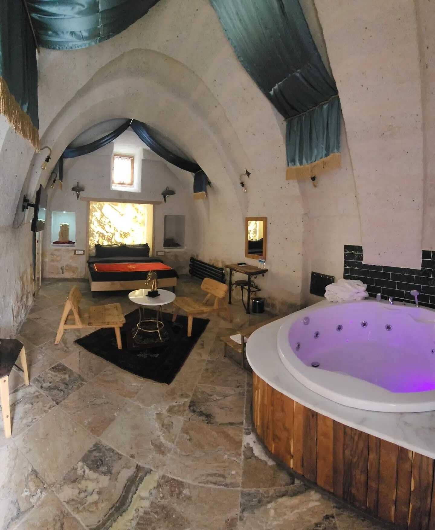 Deluxe Room | Desk, soundproofing, free WiFi