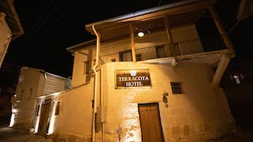Façade de lâhĂ©bergement - soirĂ©e/nuit