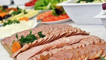 Desayuno bufé gratuito y diario