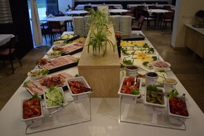 Ilmainen päivittäinen buffetaamiainen 