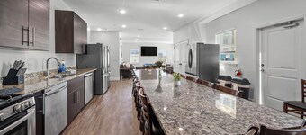 Huge Beach Home Oversized Pool+Kitchen+Cinema+Game Room+Steps From Beach!!