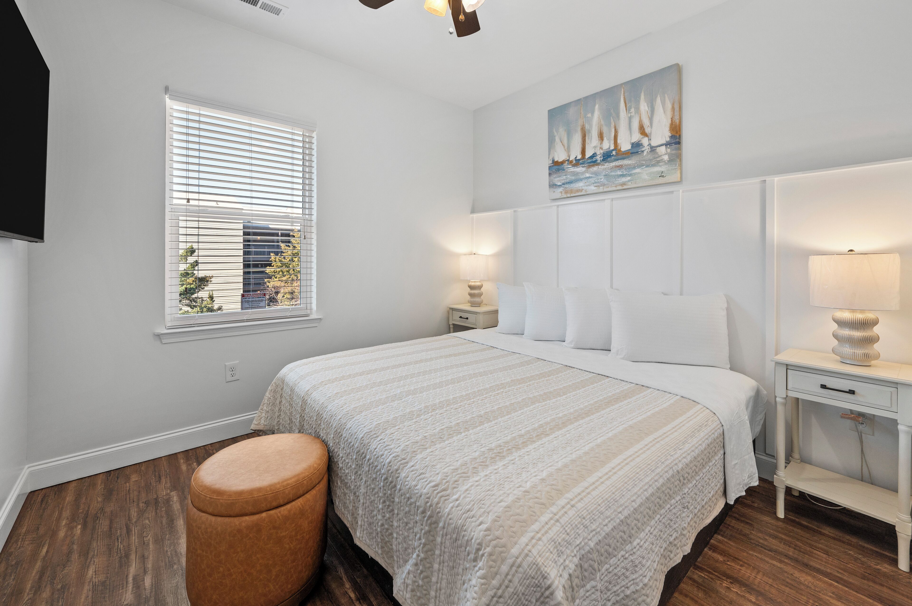 14 makuuhuonetta, silitysrauta/-lauta, ilmainen Wi-Fi, vuodevaatteet