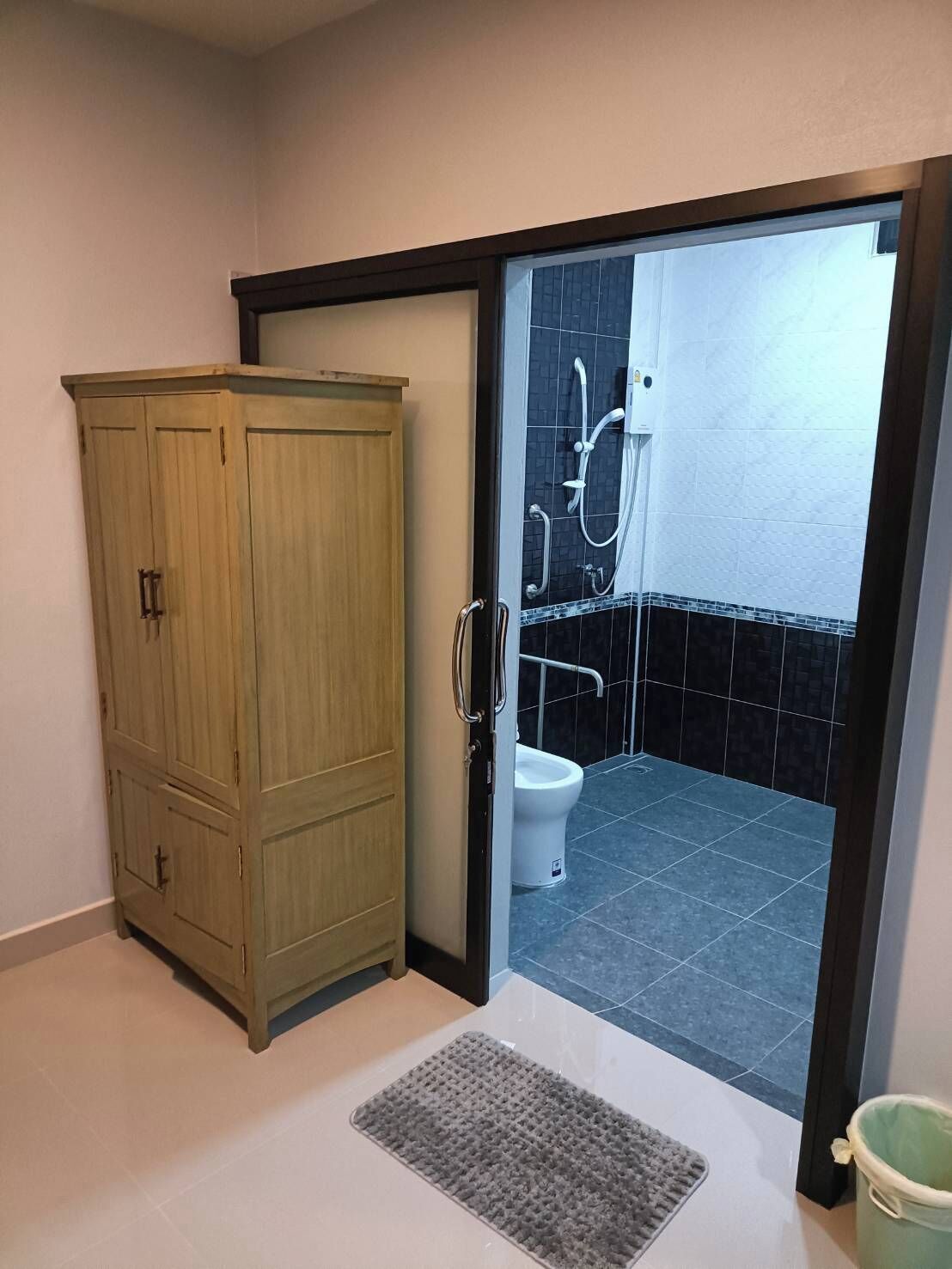 Superior Room A12 | Bathroom | Shower, free toiletries, towels