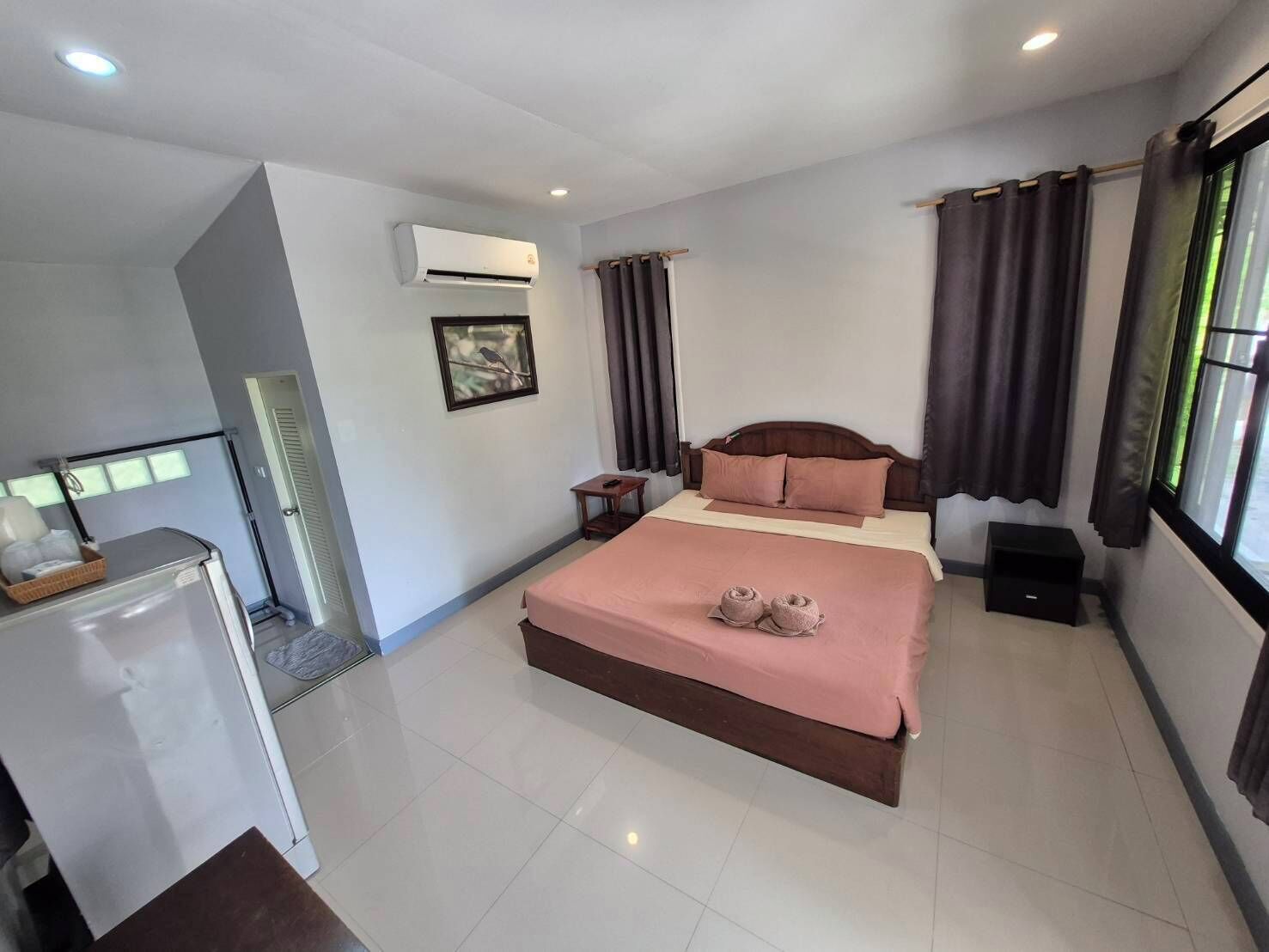 Wifi gratis y ropa de cama 