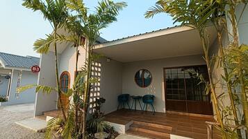 Twin Room B3 | Terrace/patio