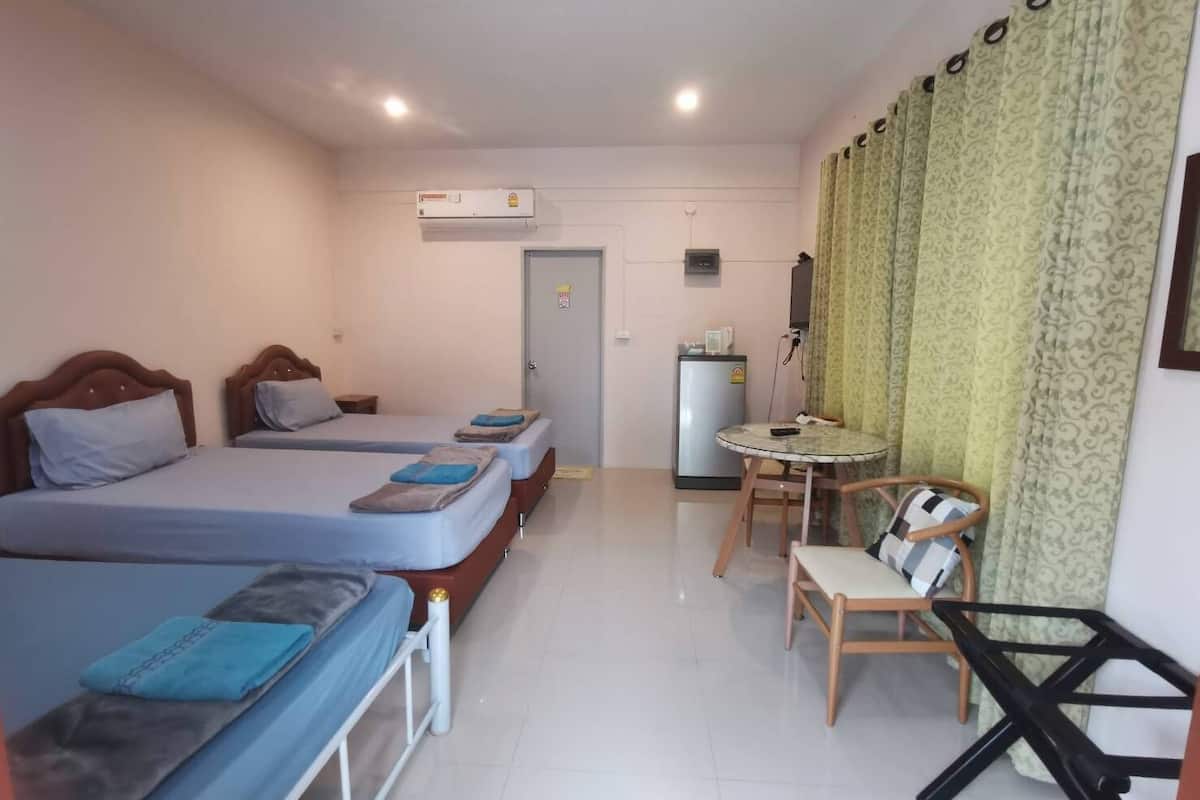 Triple Room with Balcony (A) | WiFi (free), bed sheets