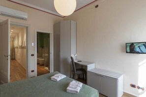 Double Room | Desk, soundproofing, cribs/infant beds, rollaway beds - Nonna Adriana (Lucca)