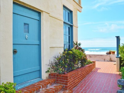 Right on the sand! Oceanfront Historic Retreat