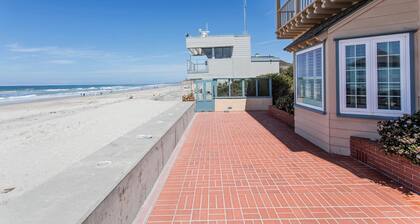 Right on the sand! Oceanfront Historic Retreat
