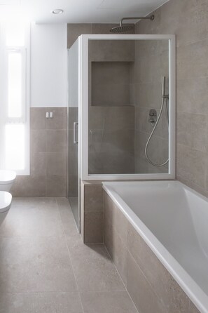Superior Double or Twin Room, Terrace | Bathroom | Free toiletries, hair dryer, bidet, towels - Hotel Senderos (Nijar)