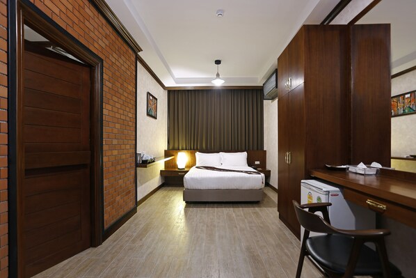 Free minibar, desk, soundproofing, free WiFi