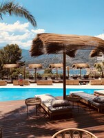 Piscina stagionale all'aperto, cabine incluse nel prezzo