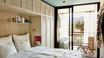 Een kluis op de kamer, een bureau, een laptopwerkplek